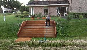 Steiger bij particuliere woning 2013
